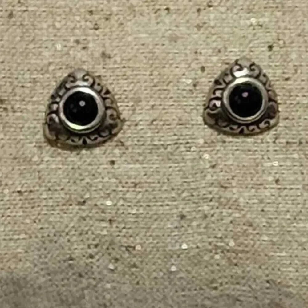 Brighton Vintage Scrolled Retired‎ Triangle silver and Black Stud Earrings